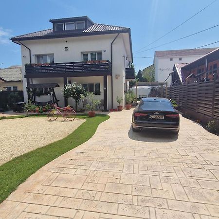 Готель Casa Sebastian Костінешть Екстер'єр фото